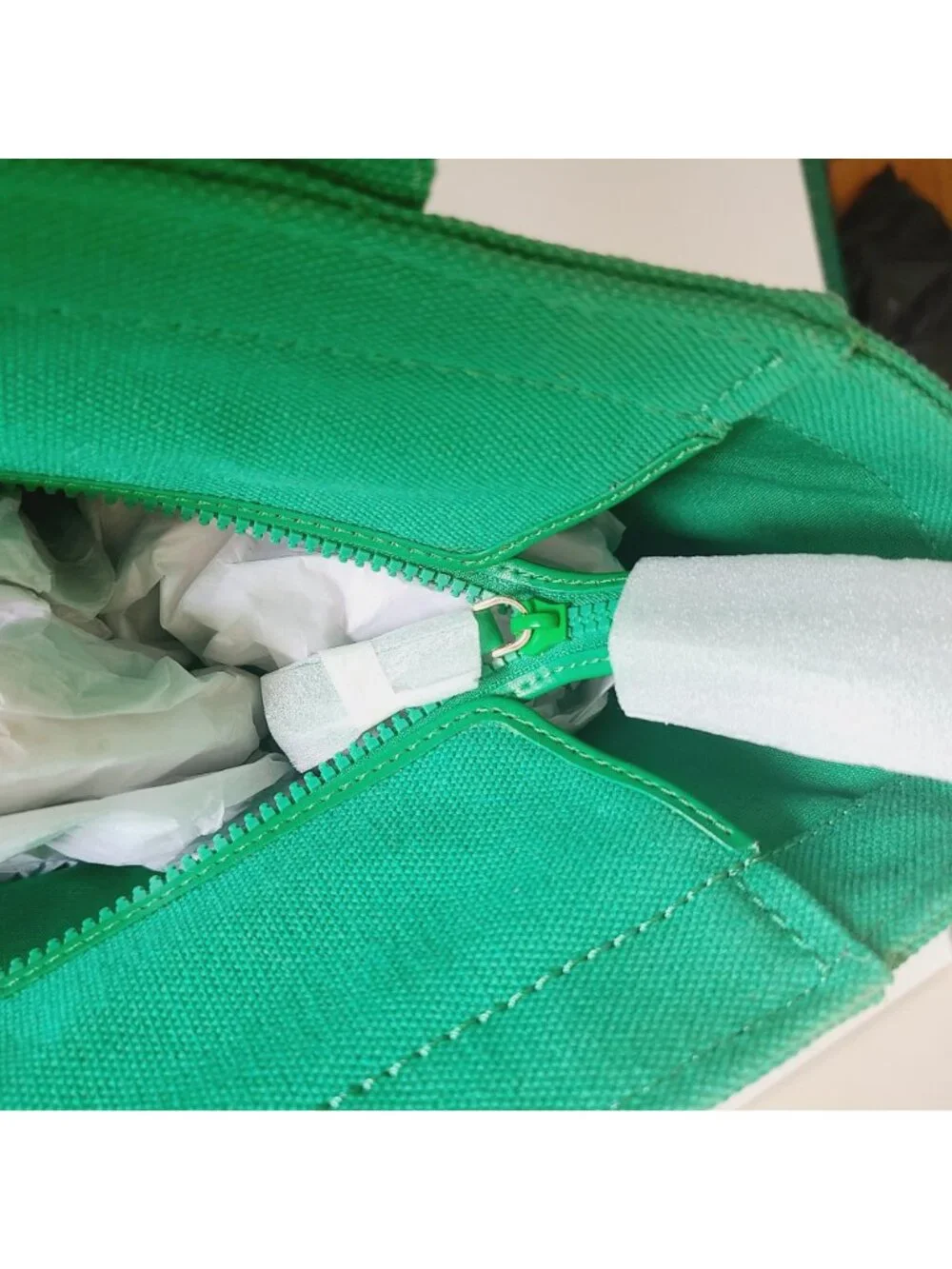 Kate Spade Jett Canvas LARGE Tote in Green Bean Multi #KB695 NWT